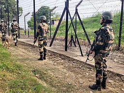 ஆக்ரா: 38 வங்கதேசத்தினர் நாடு கடத்தல்  