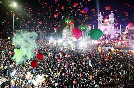 ஆங்கிலப் புத்தாண்டு: ஈரோடு கோயில்கள், தேவாலயங்களில் சிறப்பு வழிபாடு