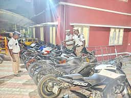 குற்ற வழக்குகளில் பறிமுதல் செய்யப்பட்ட இருசக்கர வாகனங்கள் வரும் 29இல் ஏலம்