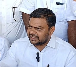 திமுக கூட்டணியில் 3 தொகுதிகள் கேட்டுள்ளோம்: எஸ்டிபிஐ மாநிலத் தலைவா் நெல்லை முபாரக்