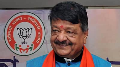 இந்தூர் குடிநீர் மாசுபாடு! கேள்வி எழுப்பிய செய்தியாளரைத் தகாத வார்த்தையால் பேசிய பாஜக அமைச்சர்!