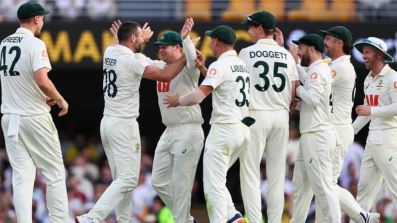 The 15-member Australian team led by Smith!