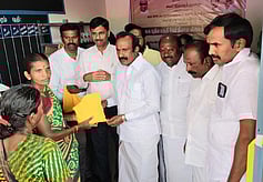 சென்னிமலை ஒன்றியத்தில் 
பகுதிநேர நியாயவிலைக் கடைகள் திறப்பு