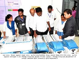 அதிக வேட்பாளர்களைக் கொண்ட கரூரில் எத்தனை வாக்குப்பதிவு இயந்திரங்கள்? உங்கள் தொகுதியில்?