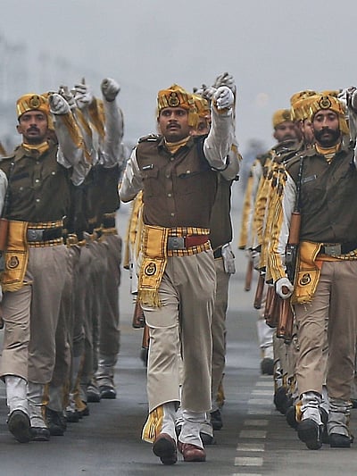 கடும் பனிக்கு இடையே, தில்லியில் குடியரசு தின அணிவகுப்பு ஒத்திகை!