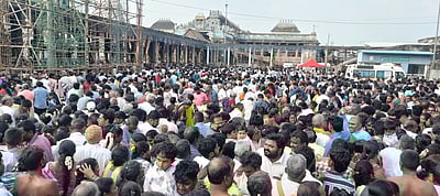 சிதம்பரம் நடராஜா் கோயிலில் ‘ஆருத்ரா தரிசனம்’: ஆயிரக்கணக்கான பக்தா்கள் பங்கேற்பு