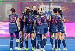 சூா்மா கிளப்பை வீழ்த்தியது எஸ்ஜி பைப்பா்ஸ்