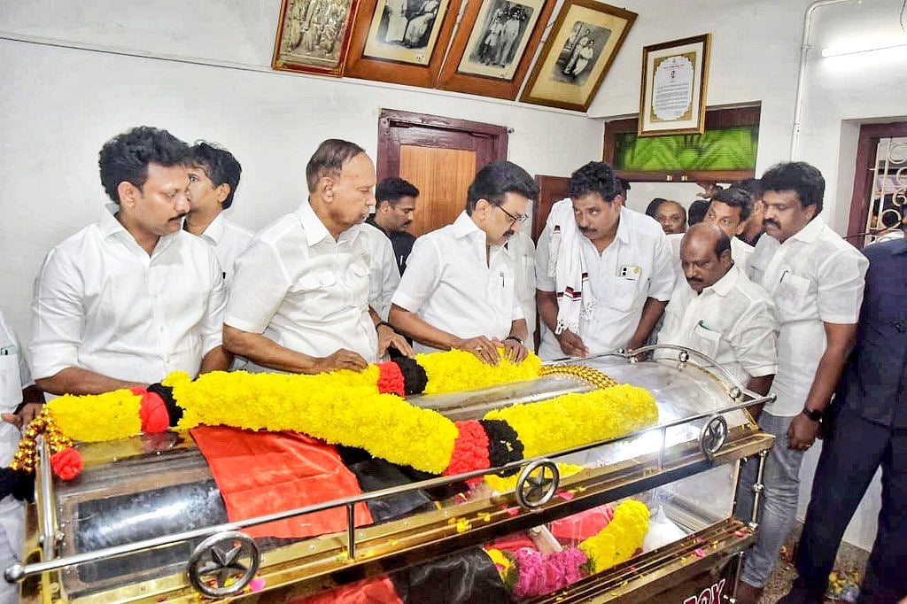 தஞ்சையில் எல்.கணேசனின் உடலுக்கு முதல்வர் ஸ்டாலின் அஞ்சலி! 