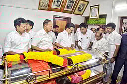 தஞ்சையில் எல்.கணேசனின் உடலுக்கு முதல்வர் ஸ்டாலின் அஞ்சலி! 