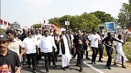 சமத்துவ நடைப்பயணமாக
விராலிமலை வந்தாா் வைகோ