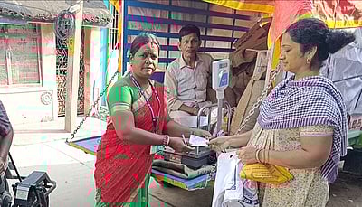 பொங்கல் பரிசுத் தொகுப்பு:  காஞ்சிபுரம் மாவட்டத்தில் டோக்கன் விநியோகம் பணி தொடங்கியது 