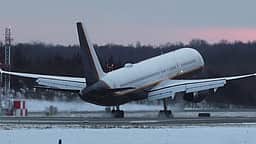 மீண்டும் சென்னை திரும்பிய துபை விமானம்: மேலும் இரு விமான சேவைகளும் நிறுத்தம்