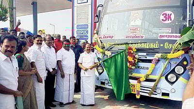 சென்னையில் 10-வது நாளாக
இடைநிலை ஆசிரியா்கள் போராட்டம்! இன்றும் தொடரும் என அறிவிப்பு!