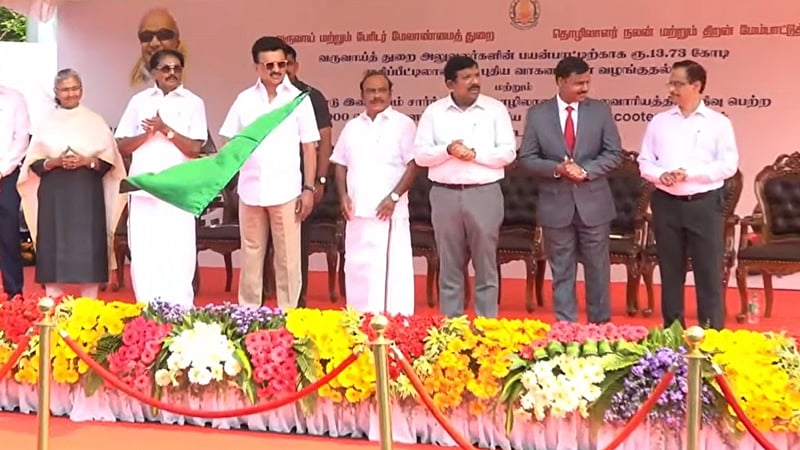 மானிய விலையில் இ-ஸ்கூட்டர் திட்டம்: முதல்வர் தொடக்கி வைத்தார்! 