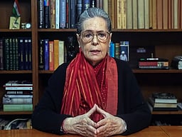 1980 இல் வாக்காளா் பட்டியல் முறைகேடு குற்றச்சாட்டு - சோனியா காந்தி பதில் தாக்கல்