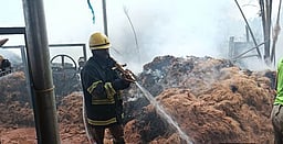 தும்பு ஆலையில் தீ விபத்து