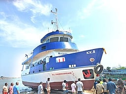 கன்னியாகுமரி - வட்டக்கோட்டைக்குச் செல்ல தயாரான தாமிரபரணி படகு