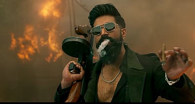 பெண் இயக்குநரால் எடுக்கப்பட்ட காட்சியா இது? ஆச்சரியப்படுத்திய டாக்ஸிக் டீசர்!