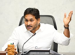 சிறப்பு புலனாய்வு குழு அறிக்கையை ஆராய குழு! உச்ச நீதிமன்றம், நீதித் துறையை ஆந்திர அரசு அவமதித்து விட்டது: ஒய்எஸ்ஆா் காங்கிரஸ்