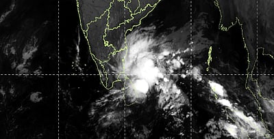 சென்னைக்கு 800 கி.மீ. தொலைவில் ஆழ்ந்த காற்றழுத்த மண்டலம்! எங்கே கரையைக் கடக்கும்?