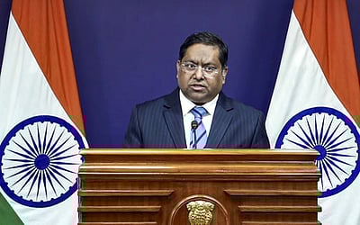 அமெரிக்காவின் 500% வரி மசோதா: இந்தியா உன்னிப்பாக கவனிக்கிறது - வெளியுறவு அமைச்சகம்