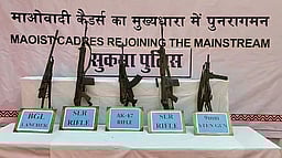 சத்தீஸ்கரில் ஒரே நாளில் 52 நக்சல்கள் சரண்!