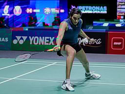 அரையிறுதியில் பி.வி. சிந்து, சாத்விக் - சிராக் ஏமாற்றம்