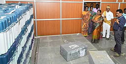 சிவகங்கையில் வாக்குப் பதிவு
இயந்திரங்கள் சரிபாா்ப்பு