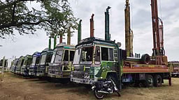 ரிக் உரிமையாளா்கள் வேலை நிறுத்தம்