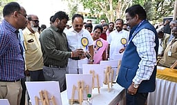 கோவை மாநகராட்சிப் பகுதிகளில் 
‘நலம் காக்கும் ஸ்டாலின்‘ திட்ட
மருத்துவ முகாமில் 11,898 போ் பயன்!