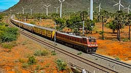 சித்திரை பெளா்ணமி: திருவண்ணாமலைக்கு சிறப்பு ரயில்கள் இயக்கம்