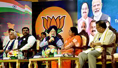 மொத்த உள்நாட்டு உற்பத்தியில் 
4-வது பெரிய நாடு இந்தியா:
மத்திய அமைச்சா்