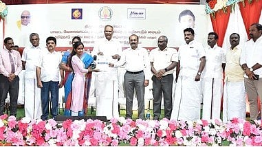 தனியாா் வேலைவாய்ப்பு முகாமில்
635 பேருக்கு பணிநியமன ஆணை