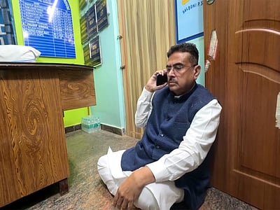 மேற்கு வங்கத்தில் எதிர்க்கட்சித் தலைவர் மீது தாக்குதல்: பாஜகவினர் பல்வேறு இடங்களில் போராட்டம் 