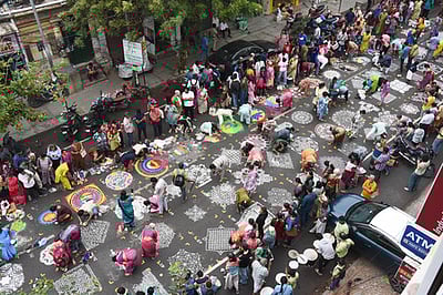 கோலம் போடுவது வேலையல்ல; அது ஒரு கலை! விதவிதமான கோலங்களுக்கு டிப்ஸ்!