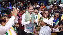 மகாராஷ்டிரத்தில் ஊடுருவியுள்ள வங்கதேசத்தவா்! விவரங்களை வெளியிட முதல்வருக்கு காங்கிரஸ் வலியுறுத்தல்!