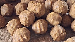 இனிக்க இனிக்க உருண்டை வெல்லம்! பொங்கலை வரவேற்கும் கரும்பாலைகள்!!