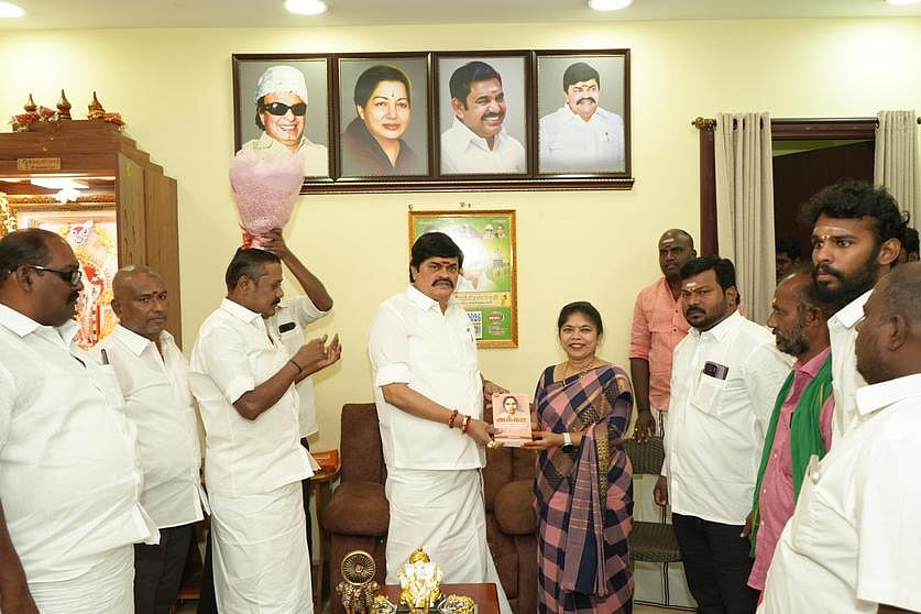 முன்னாள் அமைச்சருடன் பாமக பொருளாளா் சந்திப்பு