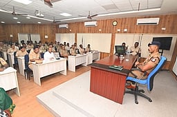 பொங்கல் போட்டிகள் நடக்கும் இடங்களில் கண்காணிப்பு கேமரா:
வேலூா் எஸ்.பி. அறிவுறுத்தல்!