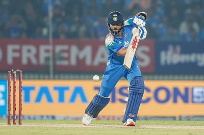 அதிவேகமாக 28000+ ரன்கள், சச்சின், சங்ககாரா சாதனை முறியடிப்பு; விராட் கோலி அசத்தல்!