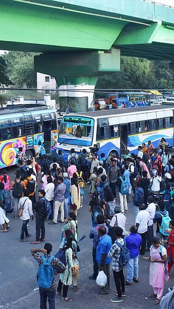 ஆம்னி பேருந்துகளில் கூடுதல் கட்டணமா? இந்த எண்களில் புகார் அளியுங்கள்!