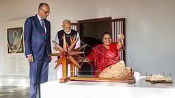 மகாத்மா காந்தியின் போதனைகள் தற்காலத்துக்கு மிகவும் அவசியம்: ஜொ்மனி பிரதமா்