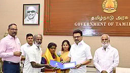 45 சவரன் நகையைக் கண்டெடுத்த தூய்மைப் பணியாளருக்கு  ரூ. 1 லட்சம் பரிசுத்தொகை!