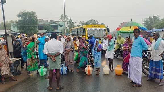குடிநீா் விநியோகம் கோரி மறியல்