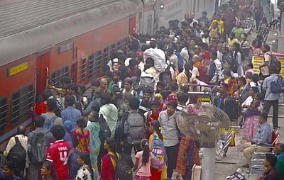 பொங்கல் பண்டிகை! வெறிச்சோடும் சென்னை! சொந்த ஊர்களுக்கு புறப்பட்ட மக்கள்