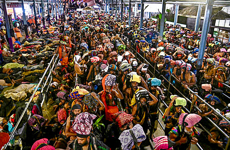 மகரவிளக்கு பூஜை: 
சபரிமலையில் பலத்த பாதுகாப்பு ஏற்பாடுகள்