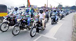 இருசக்கர வாகனங்களில் செல்லும் அனைவரும் தலைக்கவசம் அணிய வேண்டும்: எஸ்.பி. வலியுறுத்தல்