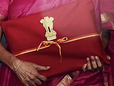 மத்திய பட்ஜெட்! அதிக முறை தாக்கல் செய்தவரும் மிகச் சிறிய பட்ஜெட்டும்!