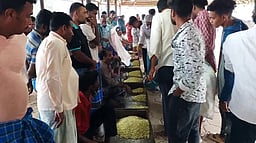 கடும் பனிப்பொழிவு காரணமாக
மல்லிகை கிலோ ரூ.5500-ஆக உயா்வு