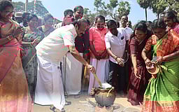 திருவந்திபுரம் ஊராட்சியில் சமத்துவ பொங்கல்: அமைச்சா் எம்.ஆா்.கே. பன்னீா்செல்வம் தொடக்கி வைத்தாா்